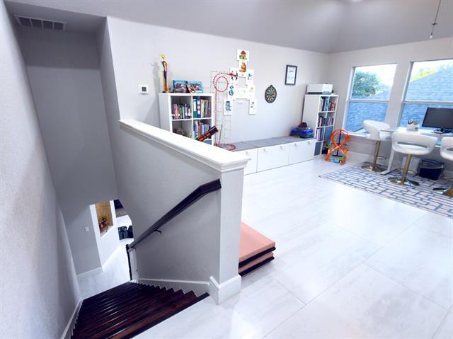 Photo - 7906 Thorneywood Rd
