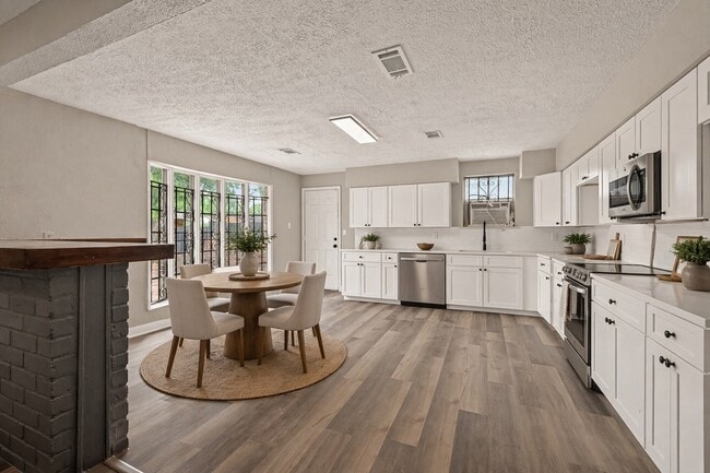 Photo - 3703 Tiffany Dr