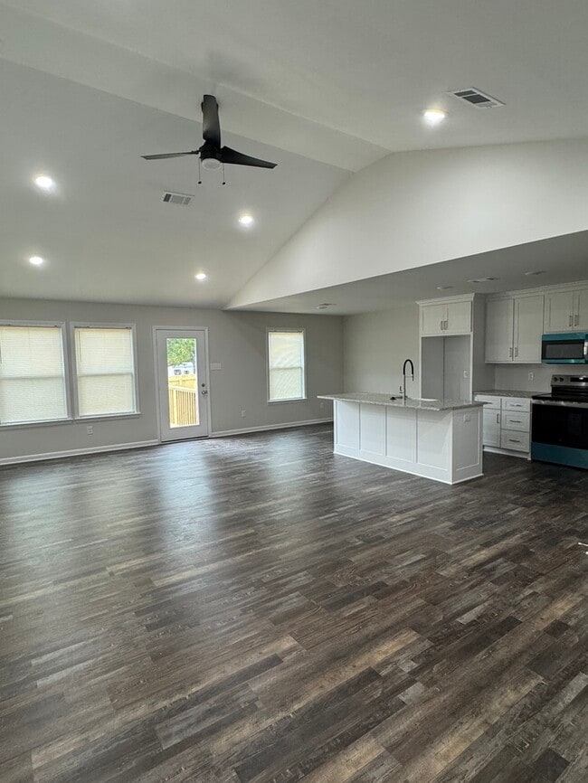 Photo - 20 Edward Dr