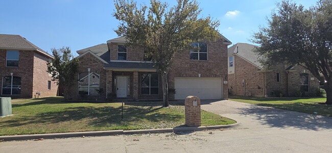 Building Photo - Expansive Mansfield Home with 5 Bedrooms, ...