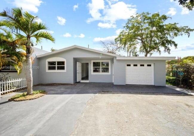 Photo - 816 N Golf Dr