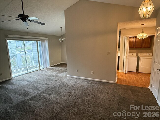 Photo - 2802 Iron Gate Ln