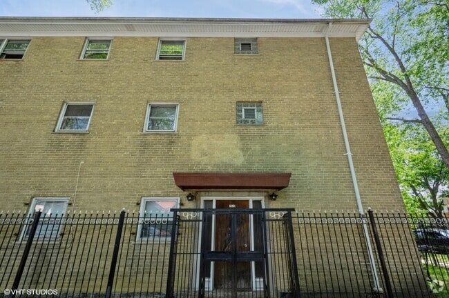 Building Photo - 2623 W Arthur Ave Unit 3 Rental