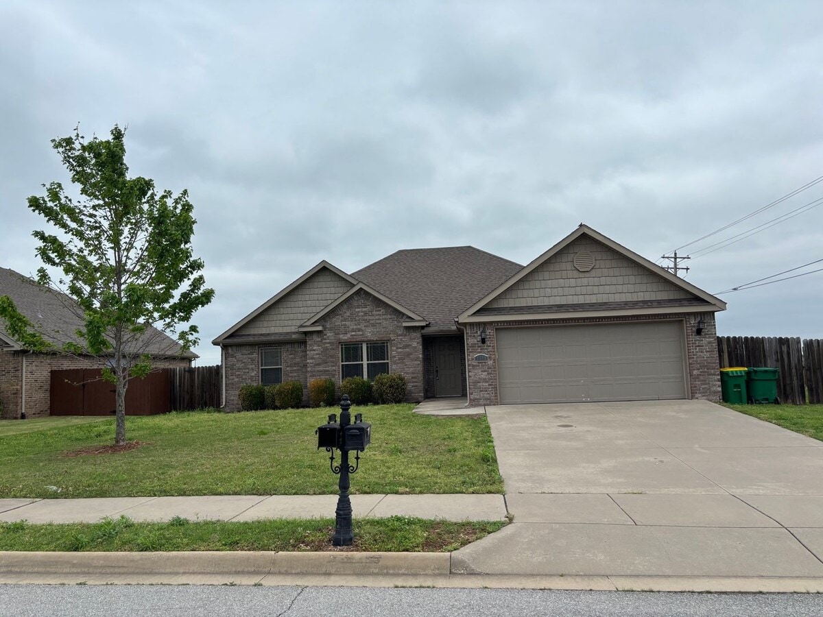 Photo - Great 4 Bedroom homes close to Bentonville West