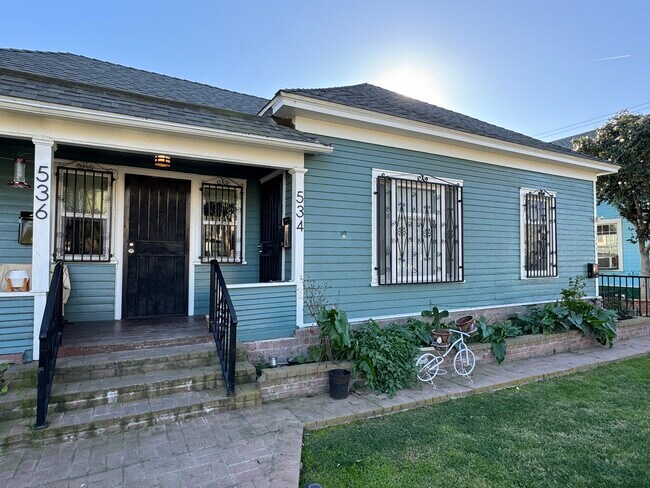 Photo - 534 E 19th St Unit 534