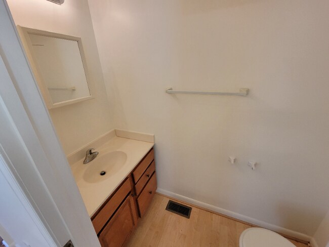 Photo - 815 Stoll St