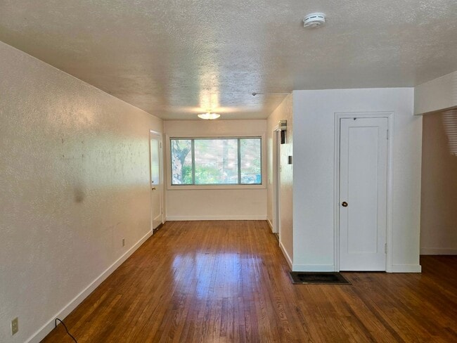 Photo - Downstairs one bedroom apartment available in Four-Plex!