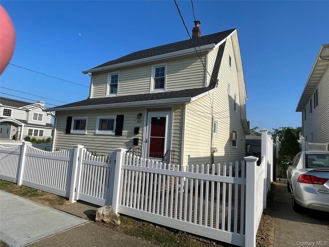 Building Photo - 857 Garfield St Unit 2nd Fl