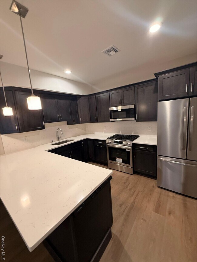 Photo - 122 Greenwich Ave Unit 404