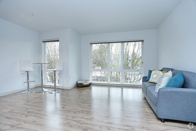 1BR, 1BA - 548 SF