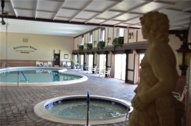 Photo - 3660 Inverrary Dr Unit 1B