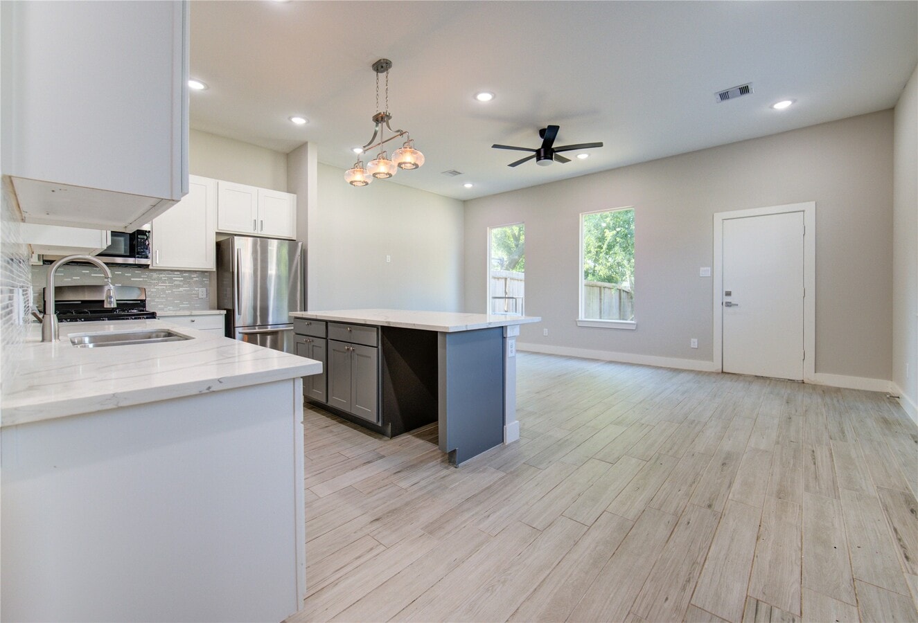 Photo - 4536 Sunflower St