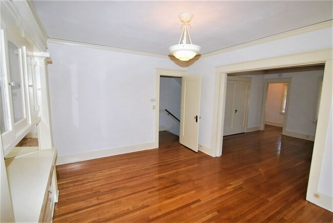 Photo - Charming Upstairs 1BR with Vintage Appeal in Alamitos Beach Unit 1222 E 1st St