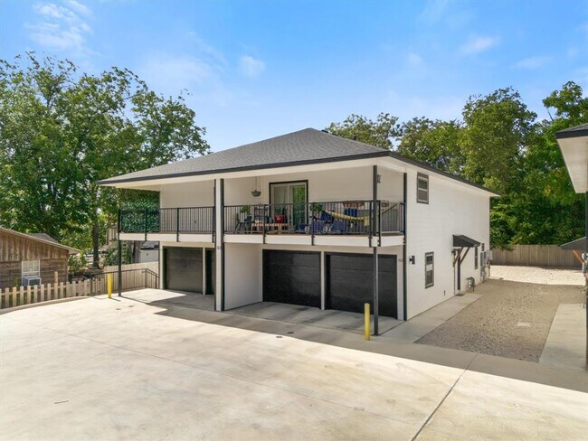 Photo - 313 Mill St Unidad 101