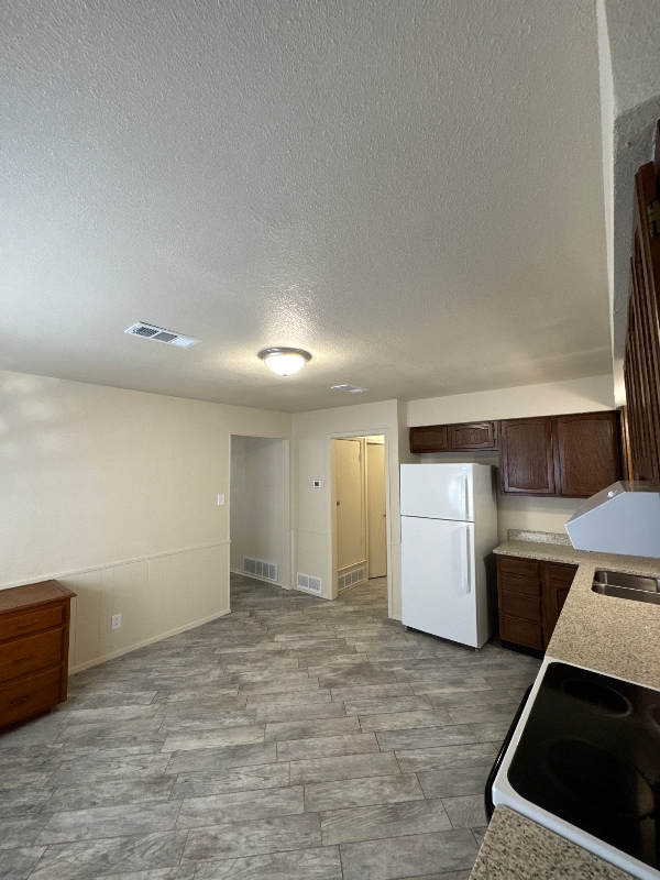 Photo - 618 Comal Ave