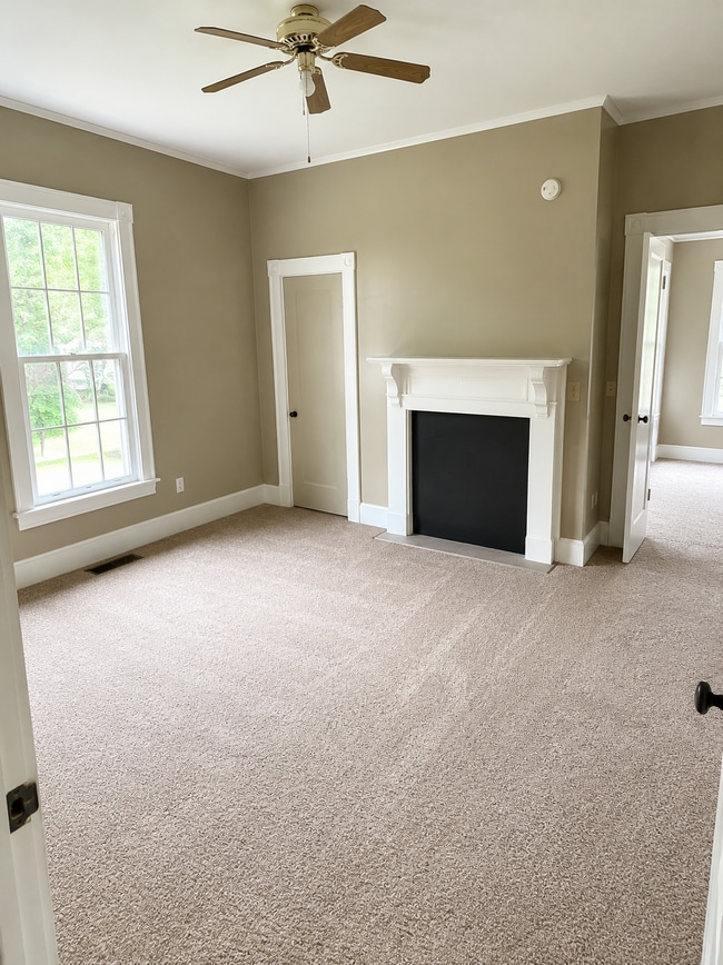 Photo - 404 McGwigan St