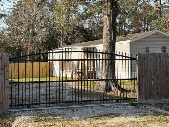 Building Photo - 31029 Sweetbriar Ln