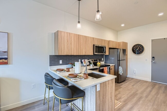 Photo - Crossing at 9th