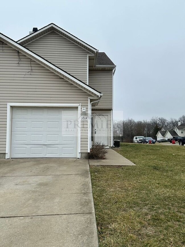 Photo - 101 NE Dogwood