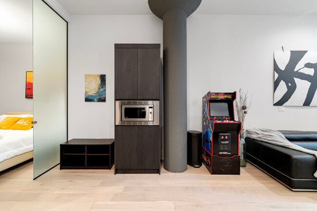 Photo - 318 W Grand Ave Unit ID1244920P