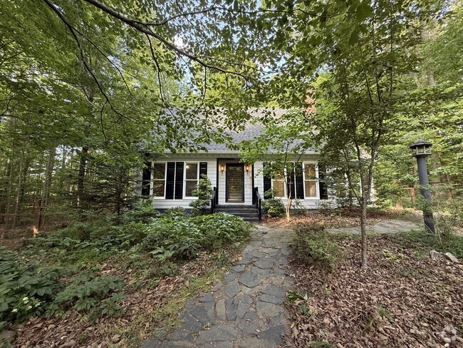 Building Photo - 5635 Falkirk Dr Rental