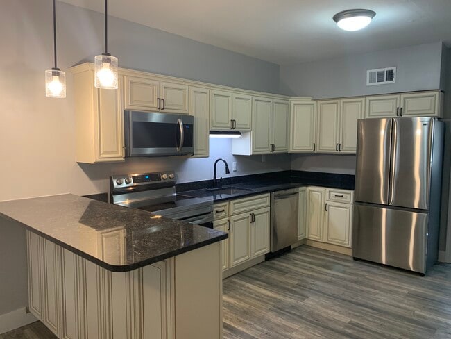 Photo - 2129 Crittenden Dr