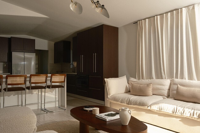 53675 Avenida Martinez