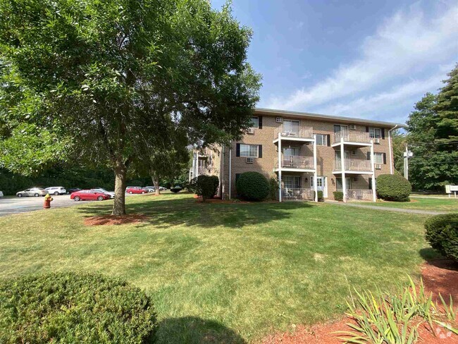 Building Photo - 379 Huse Rd Unit 28 Rental