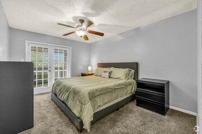 2BR, 2BA - 1100SF