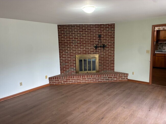 2045 Fox Run Rd