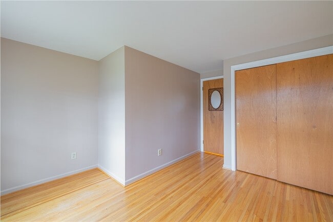 Photo - 75 Parkwood Ave