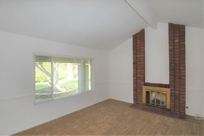 Photo - Spacious Cul De Sac House with Yard and Pool