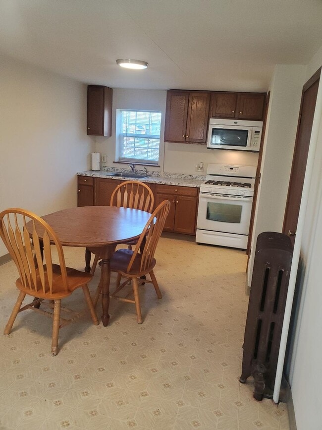 Photo - 374 Broad St