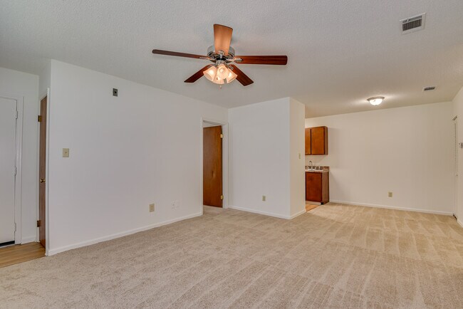 Woodwinds Apartments