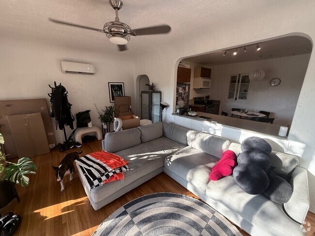 Building Photo - 2324 Teviot St Unit 2324 Rental
