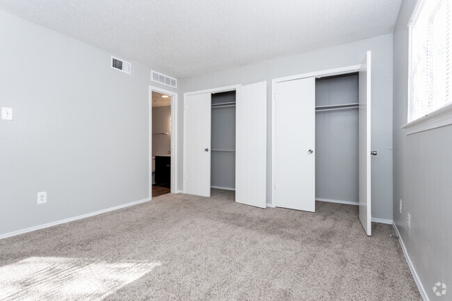 2BR,2.5BA-1374SF