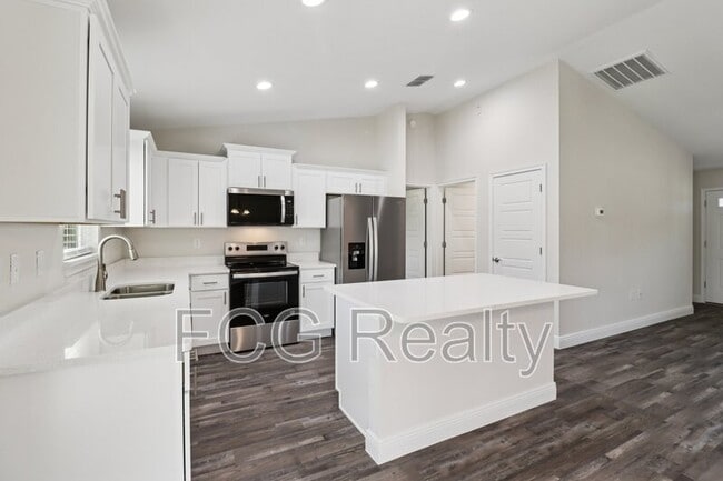 Photo - 7299 Hemlock Rd