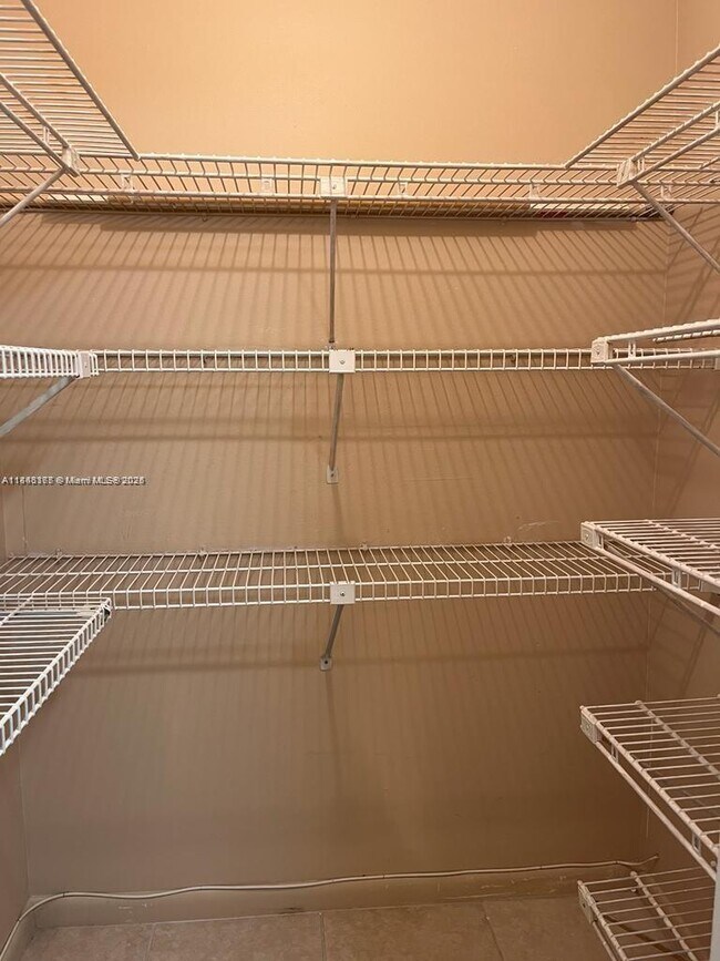 Photo - 145 Canterbury F Unidad 145