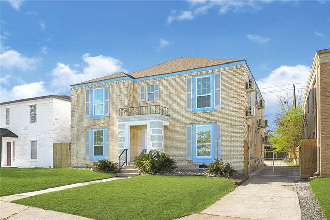 Building Photo - 6620 Lawndale St Unit 4