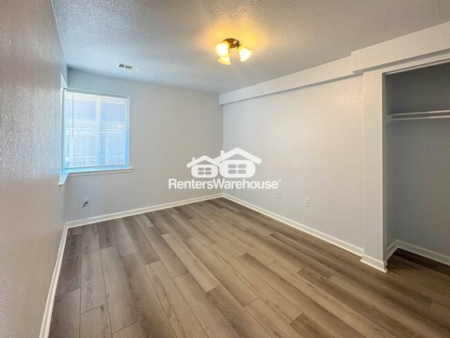 Photo - 1544 Valentia St