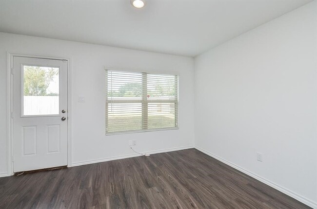 Photo - 5434 Logan Dale Dr