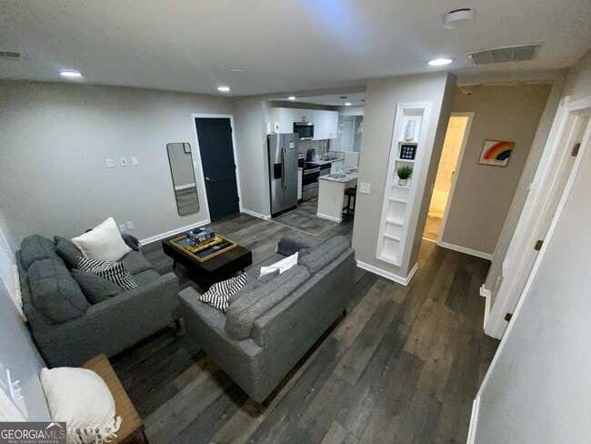 Photo - 2176 Pansy St NW