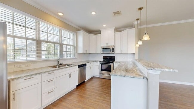 Photo - 2157 Big River St