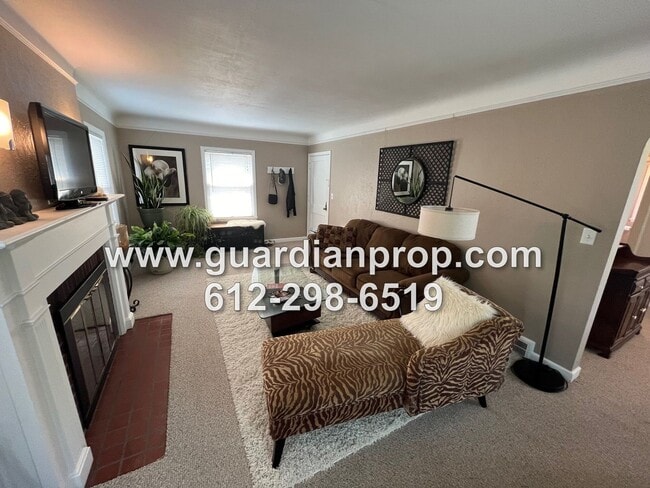 Photo - 31 Winona St W Unit #2