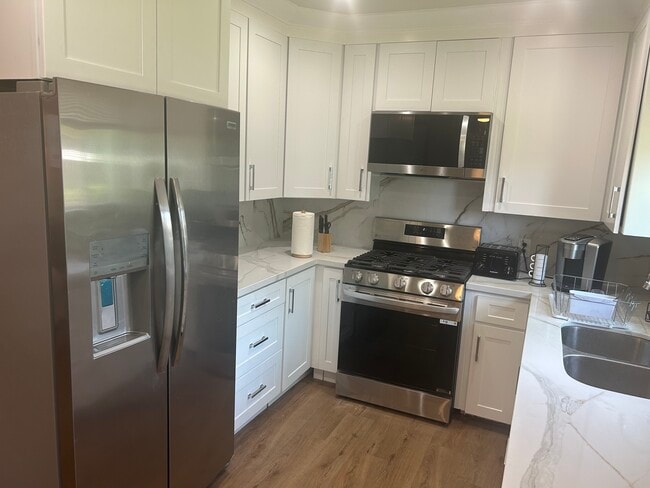 Building Photo - 208 N La Plaza Unit 208NLaPlaza Rental