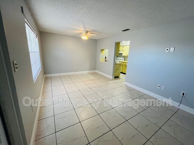 Photo - 325 N 5th St Unit 325-5