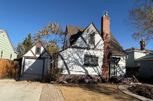 Photo - Charming 3-Bedroom Home in Midtown - Avail...