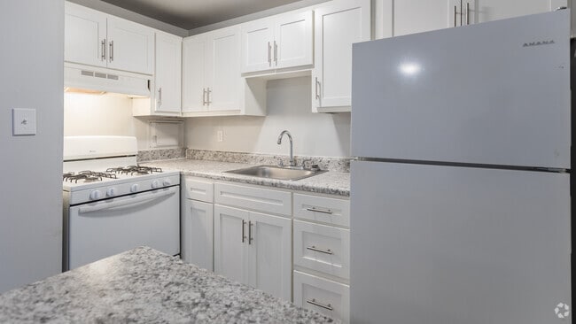 2BR,1BA,-850SF - The Grand Hampton At Langley