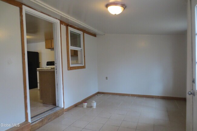 Photo - 34 Lake Ave Unidad 2