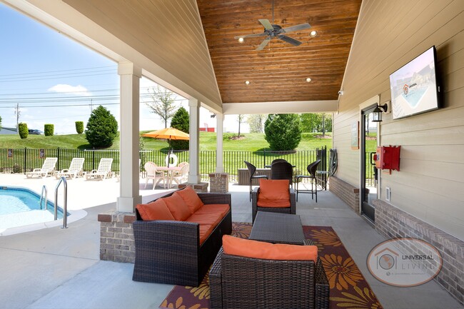Poolside Lounge
